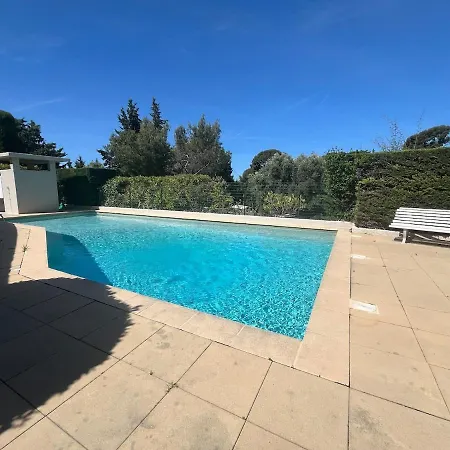 Apartment T2 Avec Terrasse Et Acces Piscine *